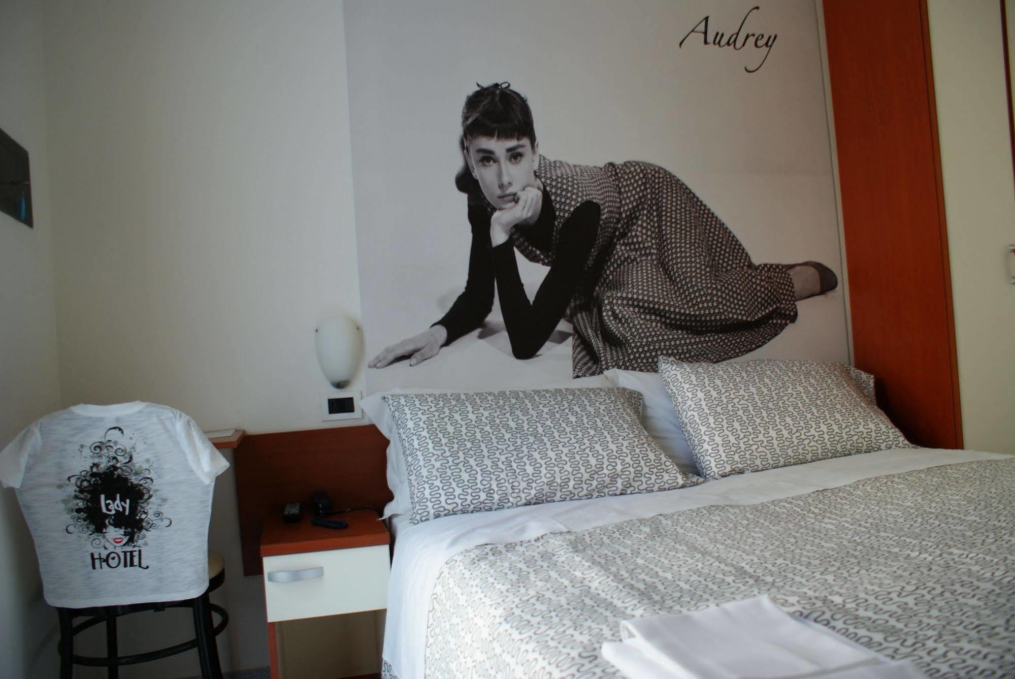 Hotel Lady Rimini Exteriör bild